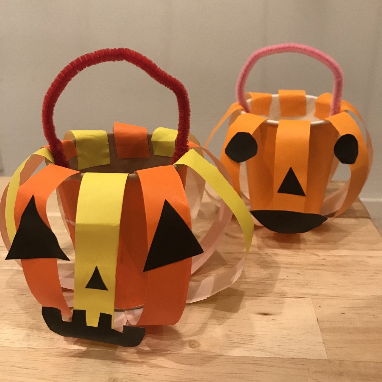 手作りハロウィン飾り ほぼ画用紙だけで簡単＆かわいい！ 親子で楽しめる「カボチャ」と「おばけ」の工作を人気YouTuberが伝授 - コクリコ講談社