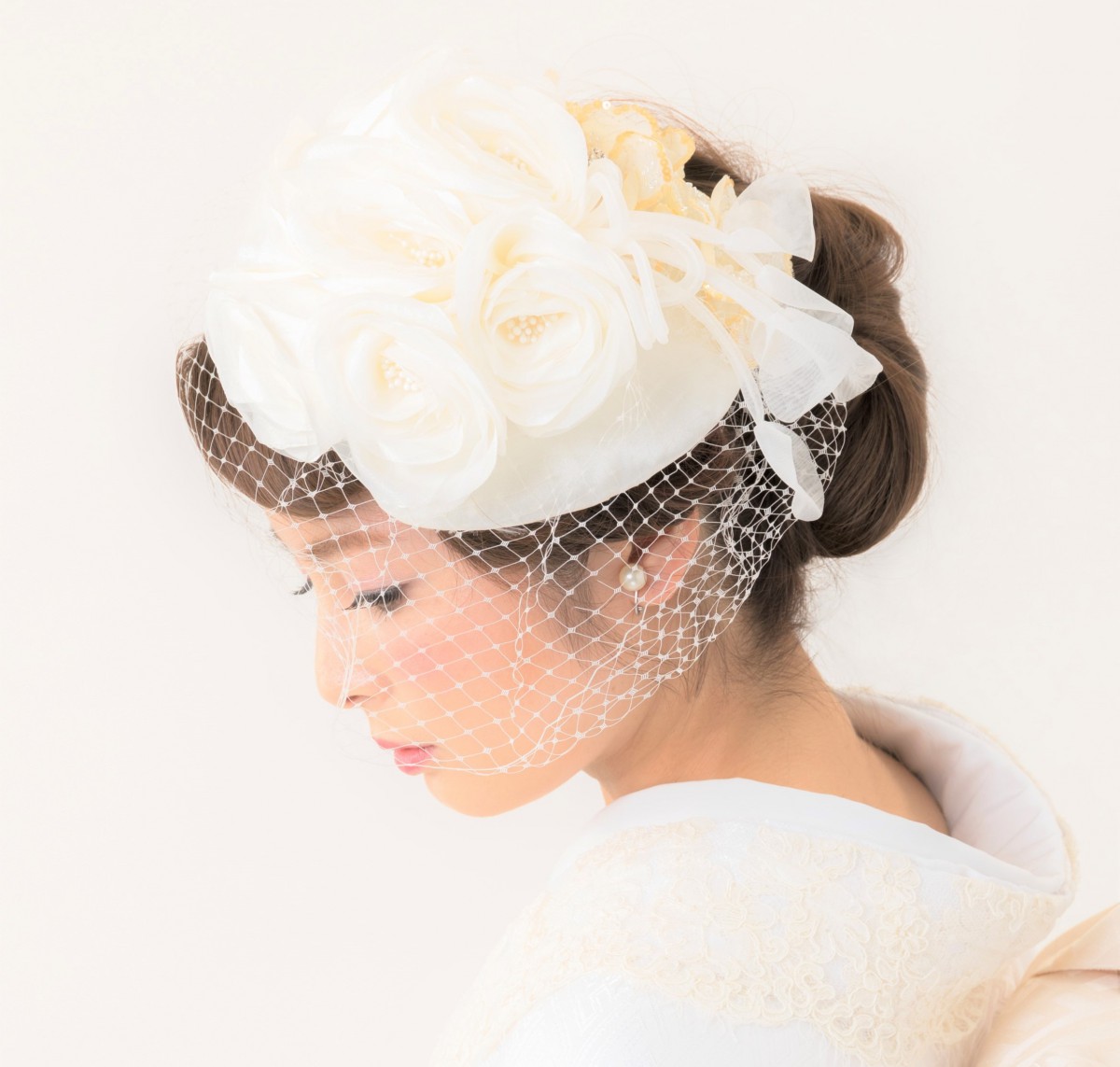 麦わら帽子 パーティー ウェディングヘッドドレス ウエディングハット カクテル帽 結婚式 二次会 披露宴 花嫁 帽子 前撮り ブライダル小物 リゾートエレガントLINEブランドカタログ