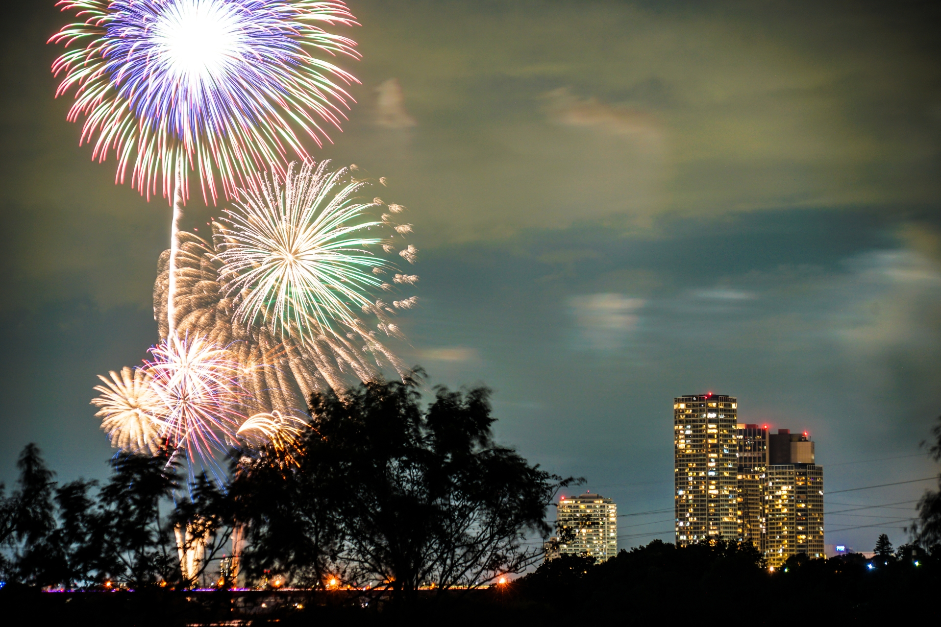 川崎市多摩区 同時開催の第82回川崎市制記念多摩川花火大会＆第45回世田谷区たまがわ花火大会がもうすぐ！多摩区から見える穴場スポットもご紹介。号外NET 川崎市多摩区