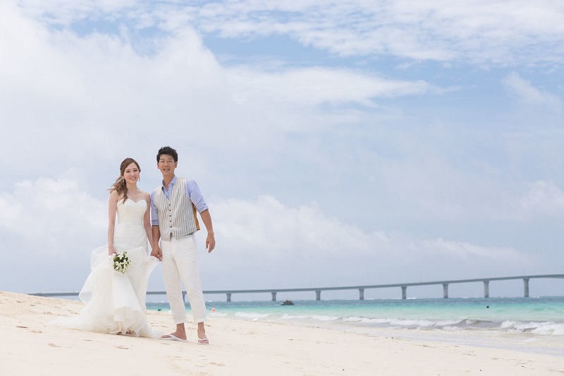 ウェディングフォトを前撮りするメリットは？相場・撮影場所・ポーズ・小物などまるっと解説おすすめの写真スタジオが見つかる写真館アワード