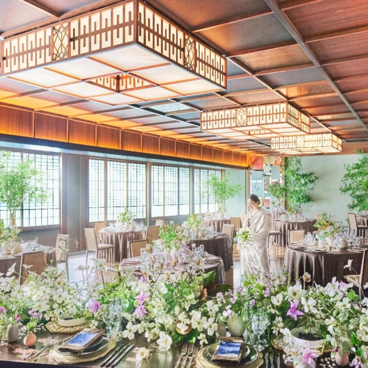 雅楽の調べが美しい厳かで神聖な鶴岡八幡宮の舞殿で身の引き締まる神前式美花嫁図鑑farny ファーニー お洒落で可愛い花嫁レポが満載！byプラコレ