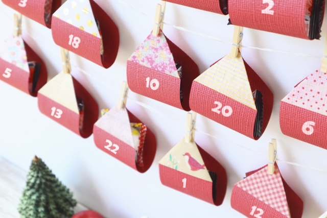 簡単おしゃれな手作りアドベントカレンダー♪1年中使えちゃうアイデア暮らしニスタ