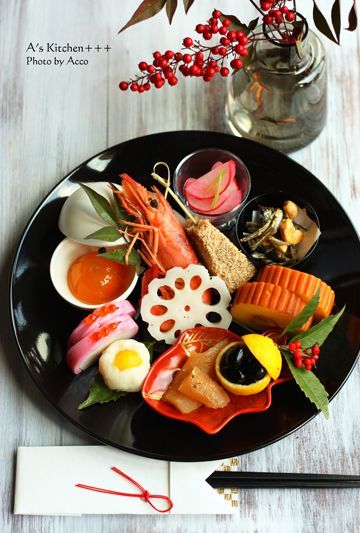 2025🎉⁡ ⁡ 明けましておめでとうございます🎍 お正月の料理記録です。 ⁡ 今年はご飯1つ10gの小さな手まり寿司。もうこのくらいがちょうどいいサイズに なってきました☺️ ⁡ 動画でも投稿しています。 ひとつ前のpostをご覧ください^ ^ ⁡今年もよろしくお願いいたし