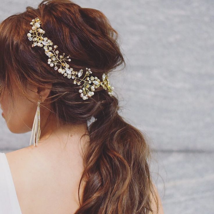 結婚式のお呼ばれヘアスタイル: ふわっとローポニ