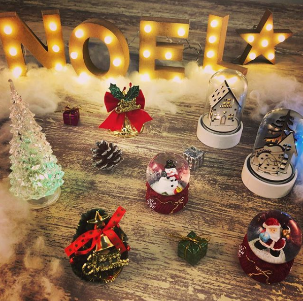 100均DIY ダイソー、セリアの材料で光るクリスマスツリー。ふわふわ可愛いミニツリーの作り方。Table Top Christmas Tree