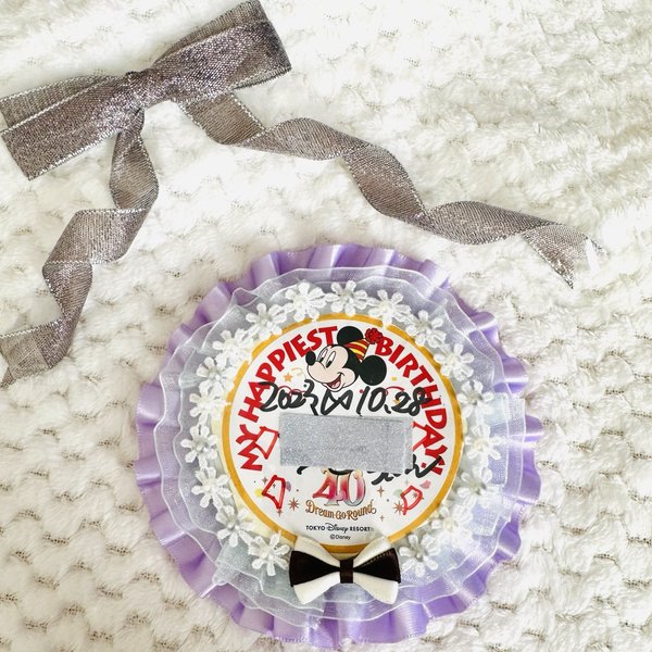 ディズニー それはあり？バースデーシールに推し芸能人の名前を書いてもらう行為が話題TDRハック