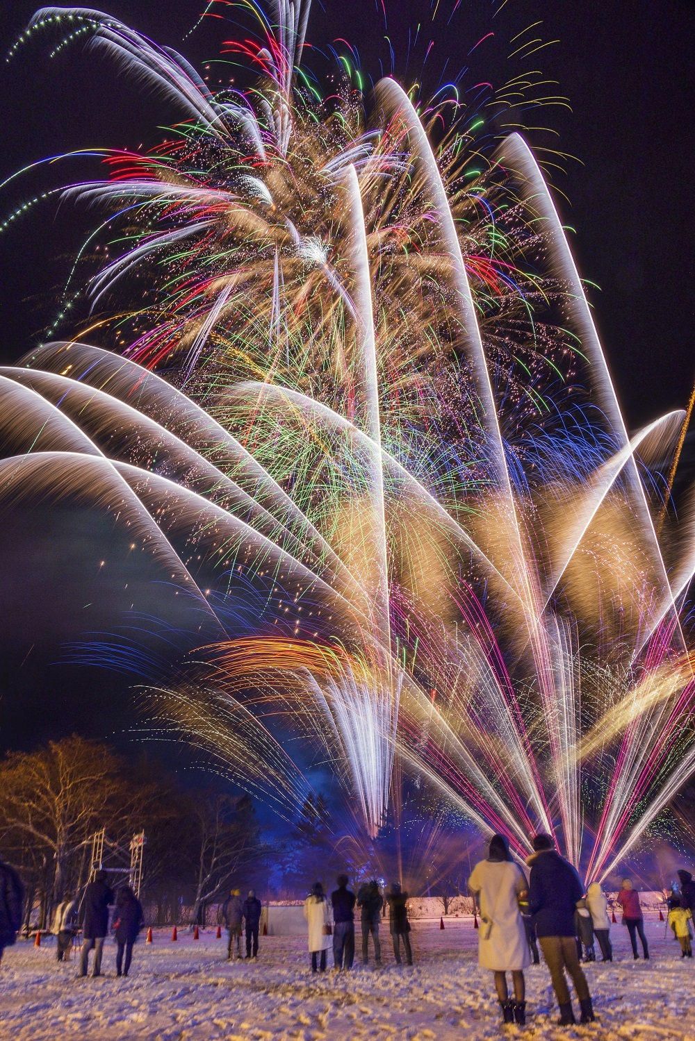 全国 冬花火ランキング！澄んだ夜空を彩るロマンチックな演出が魅力 じゃらんニュース