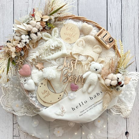 ハーフバースデー用レターバナー 手書き風筆記体 虫ピン付きHAPPY BIRTHDAYCRAFTS ハピバクラフト 〜誕生日の飾り付けや手作りメッセージカードのお店