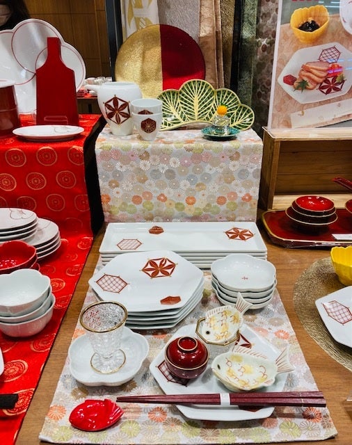 100円均一やプチプラでできる お正月のテーブルコーディネート ①食器・箸など公式 大人のおしゃれ手帖web