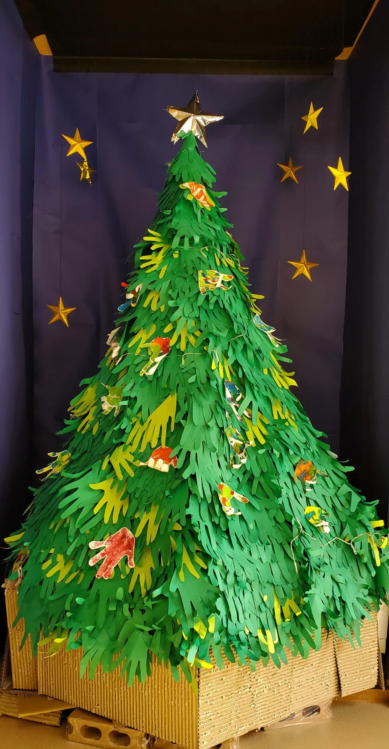 プレゼント企画 簡単親子工作立体クリスマスツリーの作り方型紙ありベルシザ