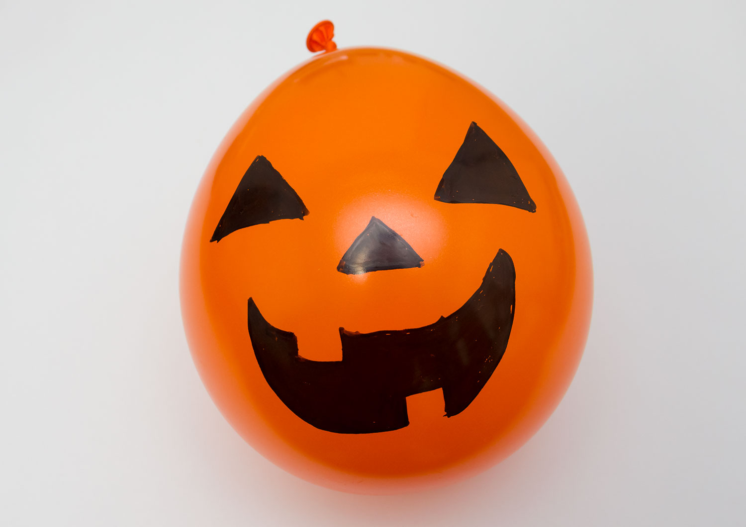 風船や切り紙で♪簡単に楽しむ手作りハロウィン50代からの軽やかシンプルライフ