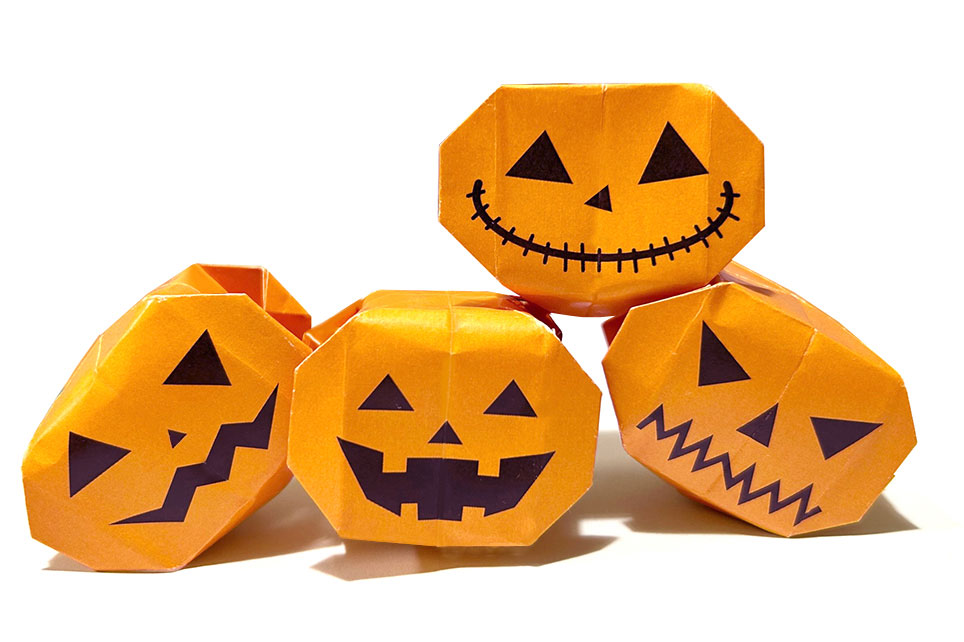 ハロウィンの折り紙飾り『モザイクでハロウィン』