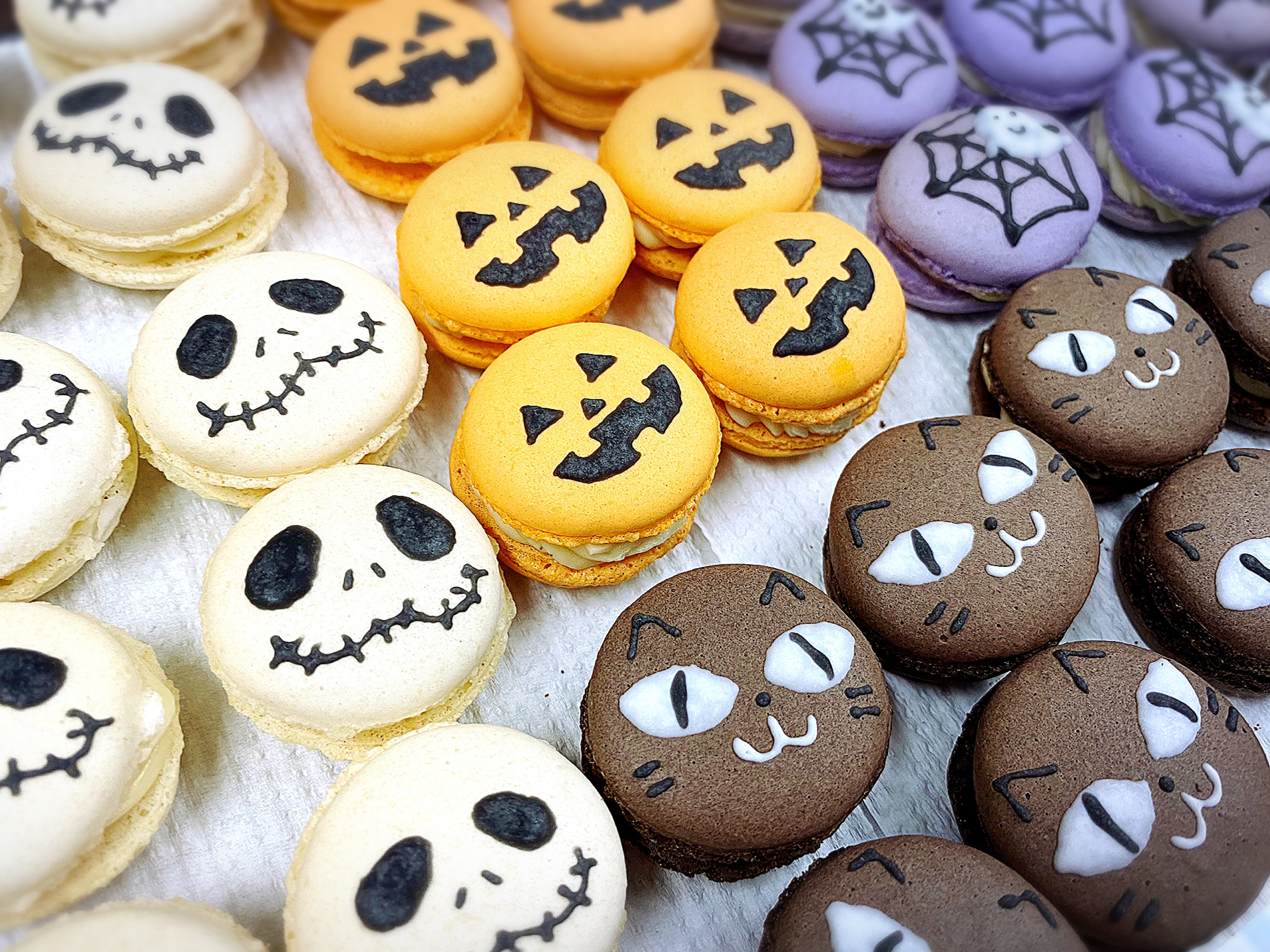 ハロウィンマカロン 10月1日から販売スタート🎃