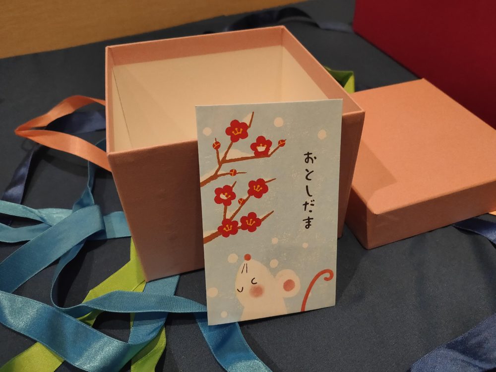 🎁マトリョーシカ風BOX🪆⁡ ⁡*⁡ ⁡箱を開けたら箱開けたらまた箱みたいなのを作って欲しいとご依頼いただき挑戦してみました！⁡ ⁡*⁡こういうのワクワクしますよね💕⁡ ⁡*⁡パステルアイスブルー ⁡パステルミント⁡ ⁡*⁡マトリョーシカギフトボックスBOX箱手作り