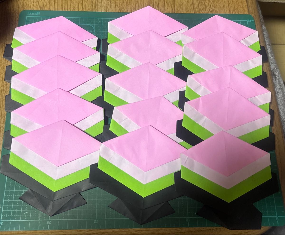 折り紙 ひしもちの折り方保育士を応援する情報サイト 保育と暮らしをすこやかに ほいくらし