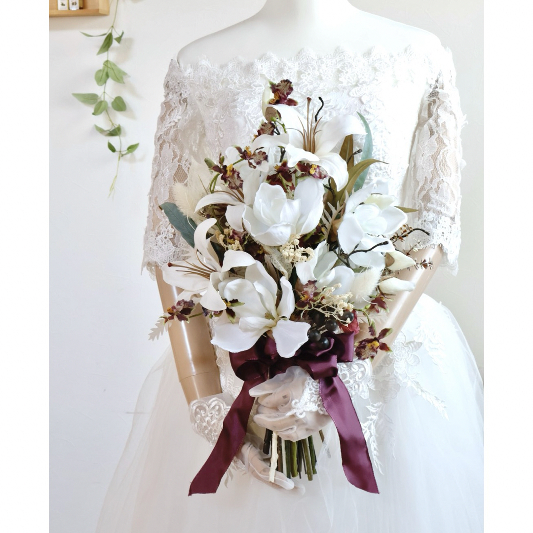 ウェディングブーケ ブロンズピンクの百合が素敵なウェディングブーケ ブートニア 造花 アネモネ シック 華やか ユリ 造花ブーケ 秋 冬 結婚式海外挙式 - ショップ HanaSakie Japan ドライフラワー・ブーケ - Pinkoi