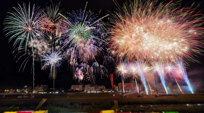 夏祭りや花火大会、盆踊り大会にもキッチンカーが活躍します！派遣から車両製作までキッチンカー 移動販売車 のトータルサポート団体「東海移動販売車組合」