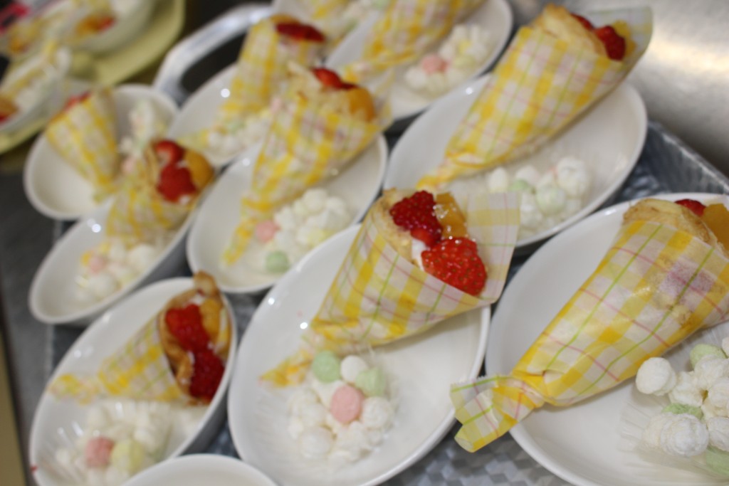 ひな祭りのおやつ ゼリエースで作る三色ゼリーとひなあられパフェ食べるプラス