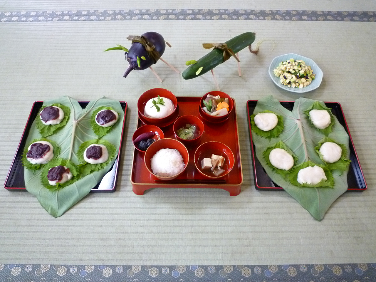 お盆のお膳はどうしたら良い？超簡単な作り方 - 仏壇のあるリビング現代的でモダンな祈りのインテリア現代仏壇