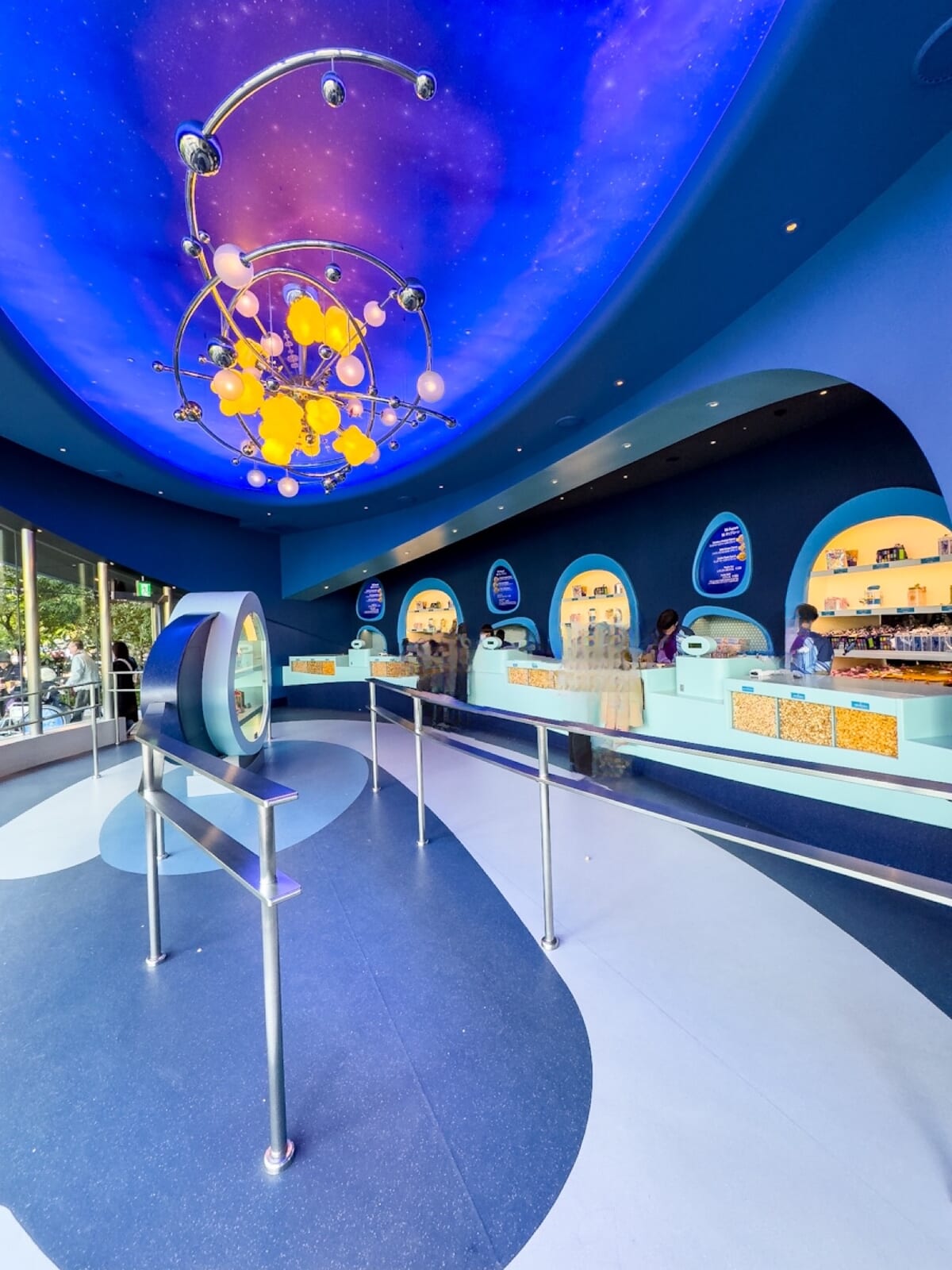 ビッグポップ ディズニーランドにポップコーン専門店が初登場！ 新フレーバー＆ベイマックスのバケットも