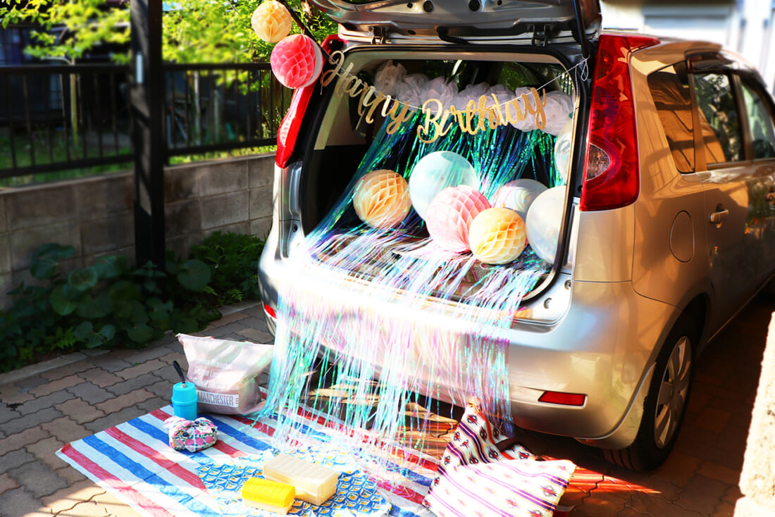 誕生日🎂や記念日🎉にぴったり🙆🏻‍♀️🌟⁣トランクサプライズ ⁣ .⁣ 大切なあの子のお祝いに⁣トランクサプライズ はどうかな？💖⁣.⁣ トランクに風船や、プレゼントを⁣ 敷き詰めて飾り付けるだけ👍🏻🌟⁣ 友だちにバレないように⁣ サプライズを仕掛けちゃおう