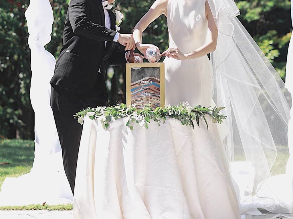 ふたりでひとつに！「サンドセレモニー」で絆の深まる結婚式マイナビウエディング プレミアムヴェニュ