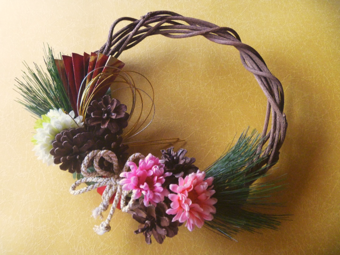 おしゃれな正月飾りリース 100均材料で安くて簡単に手作りする方法