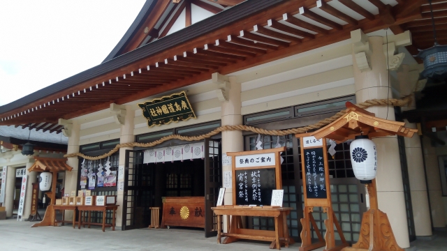 広島護国神社 広島市中区 で七五三の出張撮影カメラマンの撮影例と価格で比較！11,000円 税込