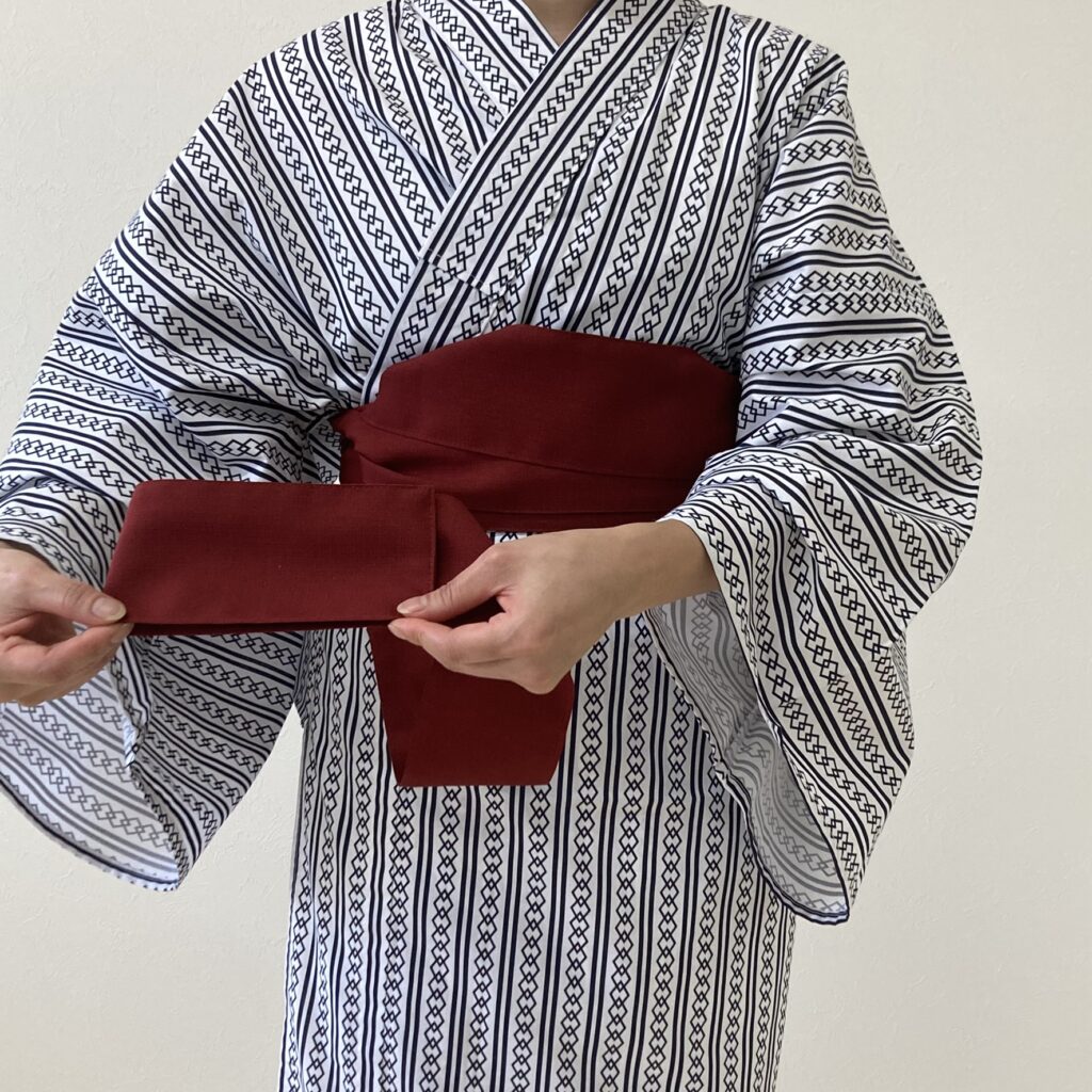 動画旅館浴衣帯の結び方 温泉浴衣 帯の結び方 女性編 旅館の浴衣美杉堂- 旅館の浴衣美杉堂_浴衣作って30年♪ 株 竹杉商事