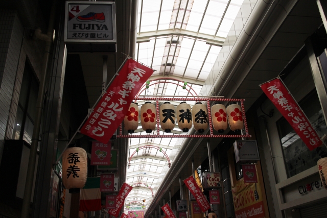 2025年完全版 天神祭の花火攻略ガイド穴場スポット・打ち上げ場所・最寄り駅・交通規制まで！日々、気になることに彩りを