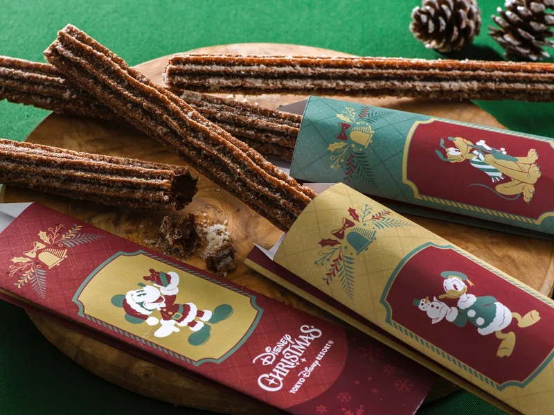 クリスマス限定メニューを先取り🎄🎅！東京ディズニーリゾートのクリスマス2024はいよいよ来月から始まります💖☃️ 今回はクリスマス 限定のスイーツやドリンクをご紹介🌟 🗓️11月8日〜発売予定 ※期間限定パレード等は11 15〜開始！ 東京ディズニーリゾートで素敵な