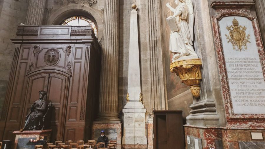 サン・シュルピス教会の観光ダヴィンチコードのロケ地巡りにドラクロワ作品など見所満載！ - 一人旅 バックパッカー 向けの世界の歩き方