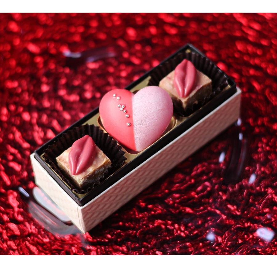 4,813 バレンタイン チョコ Stock Photos, High-Res Pictures, and Images - Getty Imagesチョコレート, バレンタインデー, クリスマス