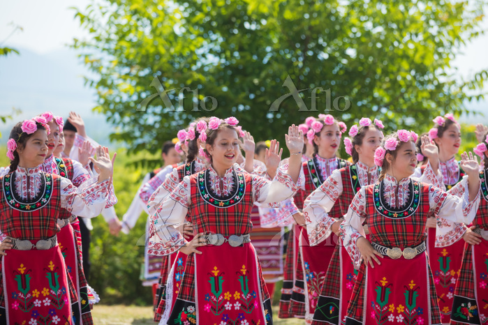 有名な「バラ祭り」開催 ブルガリア_新華網日本語