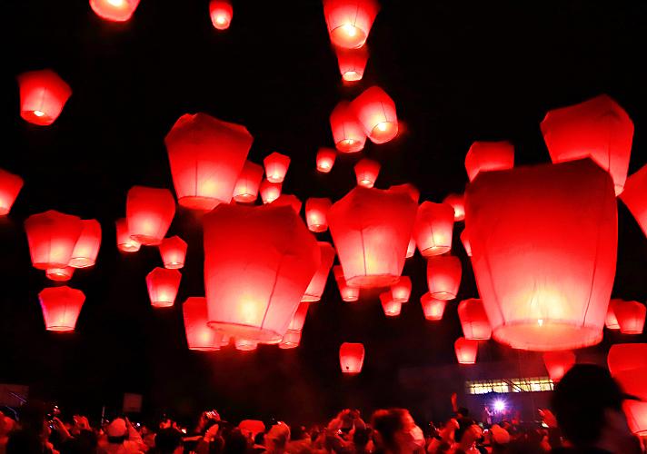 台湾十分でランタン飛ばし体験！夜の天燈上げや九份と合わせた行き方についてもご紹介BUYMA TRAVEL海外現地オプショナルツアー予約