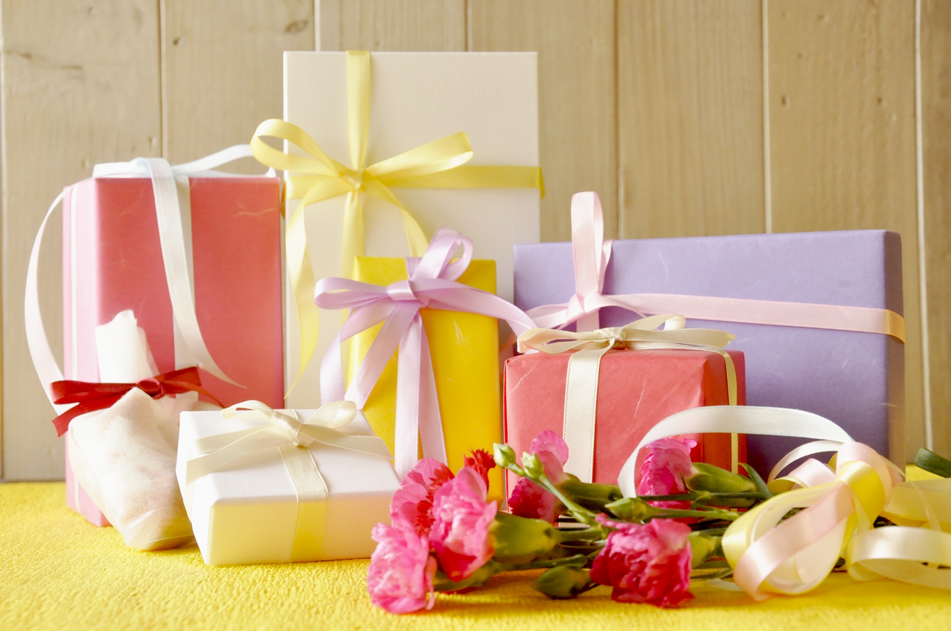 楽天市場 おもしろ プレゼント ラッピング 紙袋 面白い ギフト 袋 マチ広 誕生日 雑貨 かわいい ポチ袋 バック 手提げ バースデー 記念日 母の日おもしろい 卒業 おもしろバック手提げ紙袋M韓国 24cm × 13cm × 20cm マチ広 贈り バレンタイン 包装 梱包