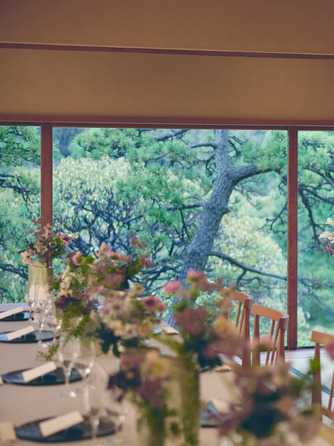 安心感とおもてなしの結婚式」壺中庵の2階の神殿を見せてもらいました。天井が低く、窓もない 口コミ・評判八芳園 ウエディングパーク