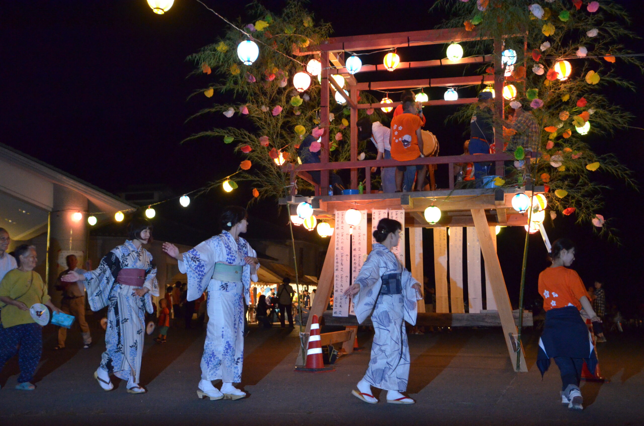 盆踊りする男女の写真素材78071561- PIXTA