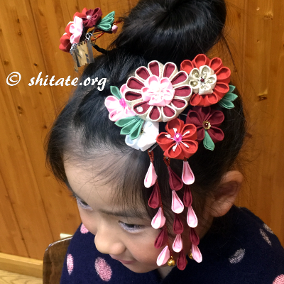 つまみ細工七五三髪飾り３歳様向け💫 小花のUピンをプラスすると より華やかに〜〜〜💓💓💓つまみ細工七五三七五三髪飾り華やか七五三３歳七五三前撮り