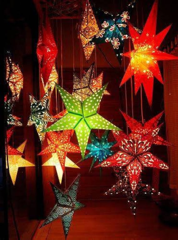 クリスマスイベント「軽井沢高原教会 星降る森のクリスマス」。プリズムツリーやランタン散策も - OZmall