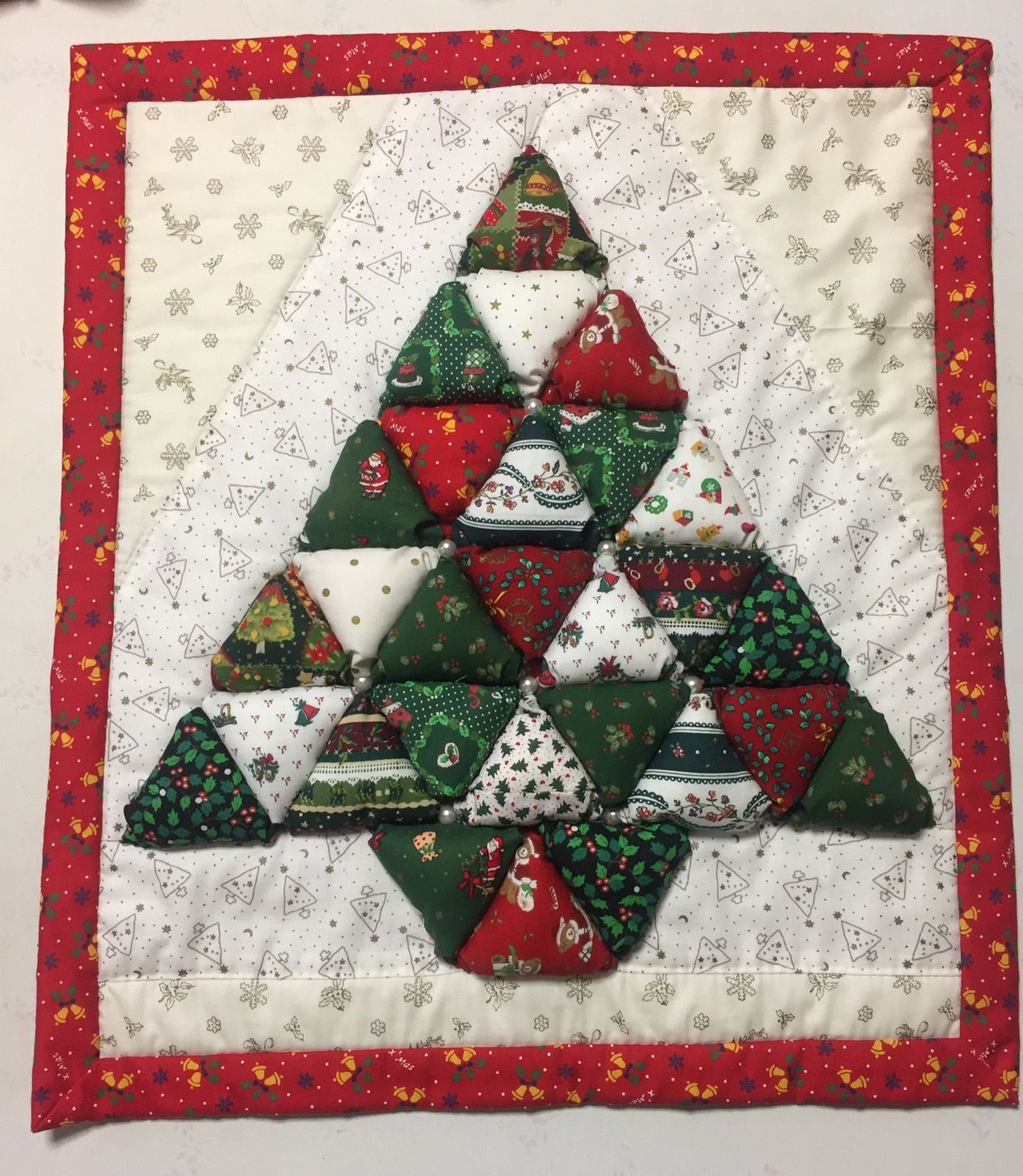 受注製作 パッチワークキルトのクリスマスタペストリ