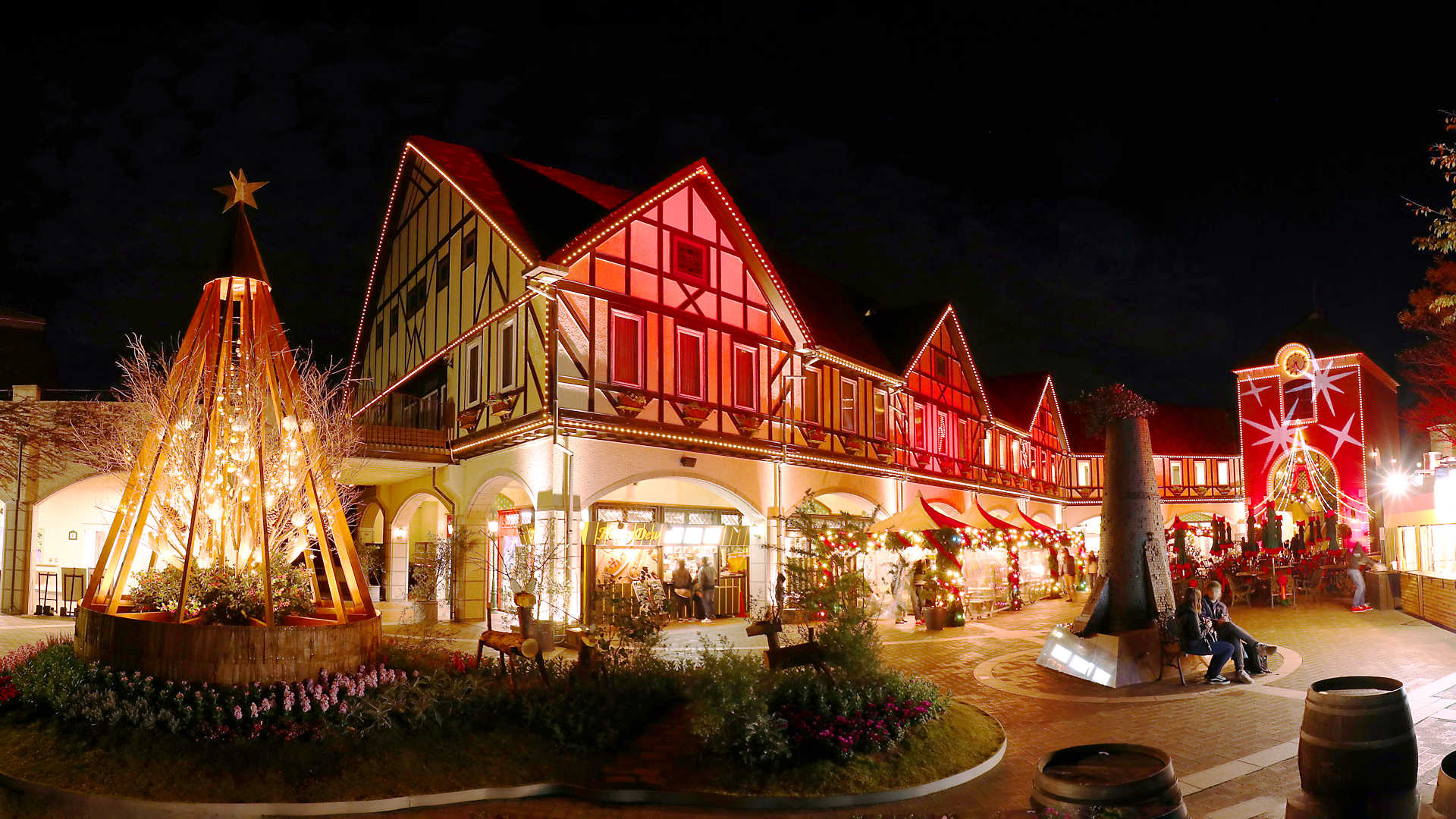 神戸布引ハーブ園に25mの巨大クリスマスツリーが11 18 金 から新登場。森の中にある25mのメタセコイアがツリーに、そして森もライトアップされ新しい クリスマス空間が誕生します。神戸リゾートサービス株式会社のプレスリリース