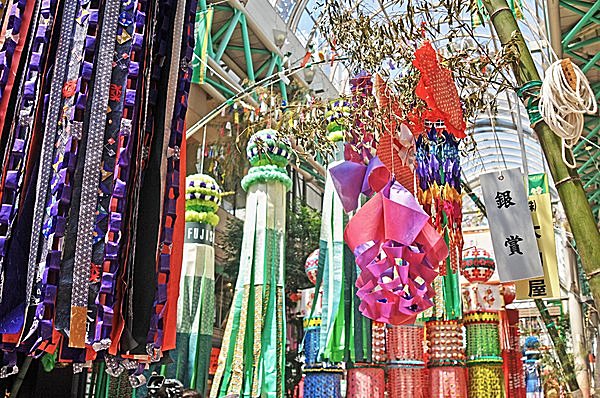 🌟🎋仙台七夕2025の情報を発信中🎋🌟 今年も仙台七夕の季節が 近づいてきました🙌💓 今回は、 『仙台七夕まつりってどんなお祭り？』 『 仙台七夕まつりの見どころ』 についてご紹介していきます✨ ⋆｡°✩ ⋆⁺｡˚⋆˙‧₊✩₊‧˙⋆˚｡⁺⋆ ✩°｡⋆ 🎋✨仙台七夕まつりってどんな