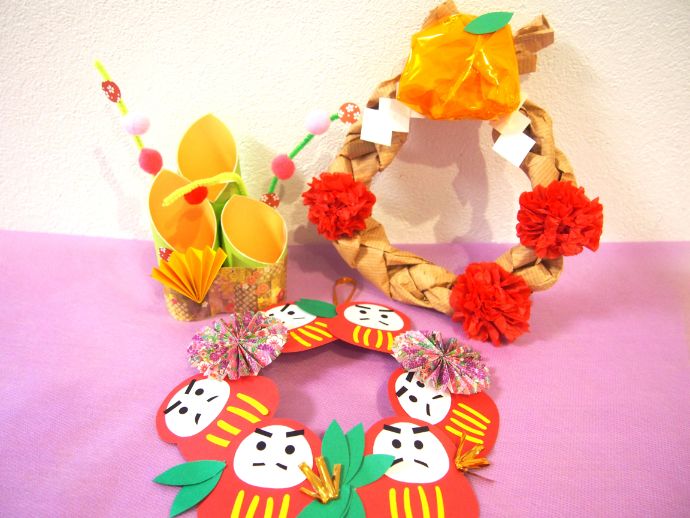 あけの保育園 お正月の製作 ２歳児・あひる組
