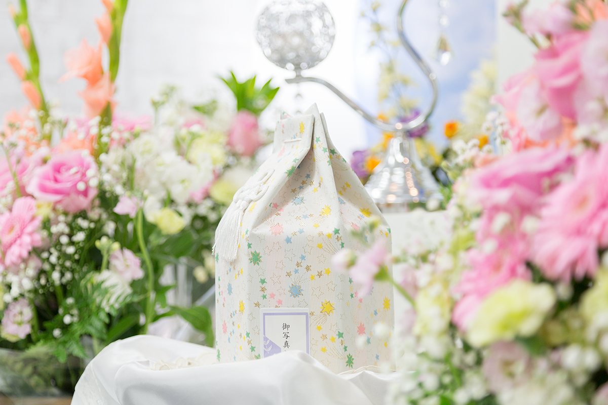 感謝の気持ちを献灯で献ぐ 人形供養祭神仏実績・事例ペガサスキャンドル株式会社 神仏事業