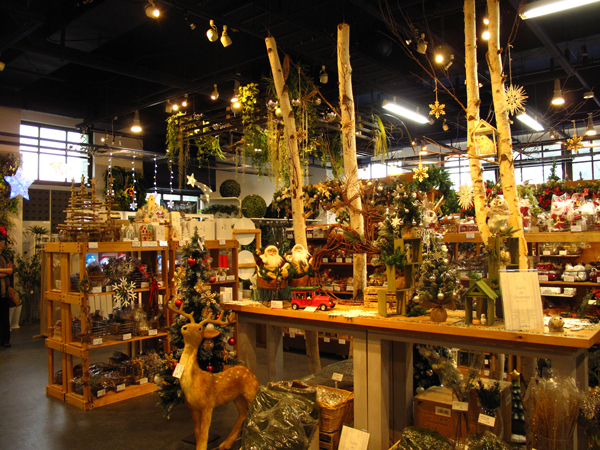 クリスマスは稼ぎ時！クリスマスの装飾 ・飾りつけのポイントを覚えて集客する 開業・経営・資金のノウハウ充実 USENの開業支援サイトcanaeru カナエル