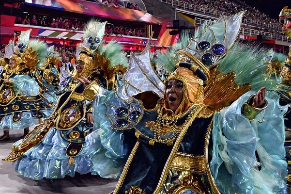 リオのカーニバル、恒例のサンバパレード始まる ブラジル 写真80枚 国際ニュース：AFPBB News