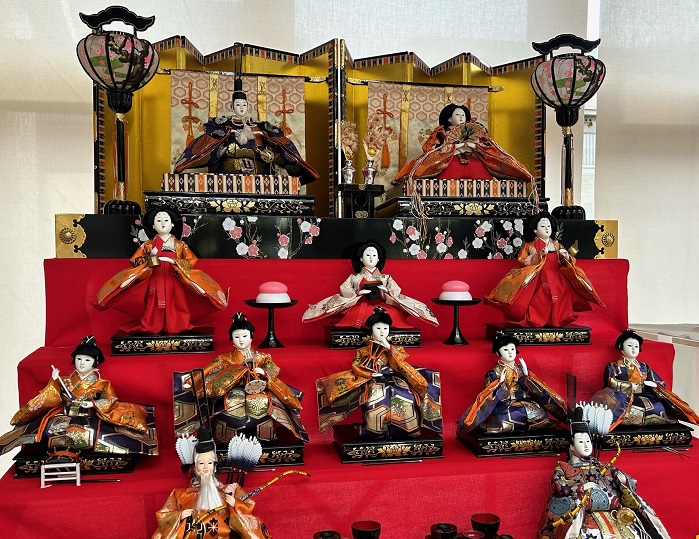 竜王のおひなさん – 滋賀竜王まるしぇ