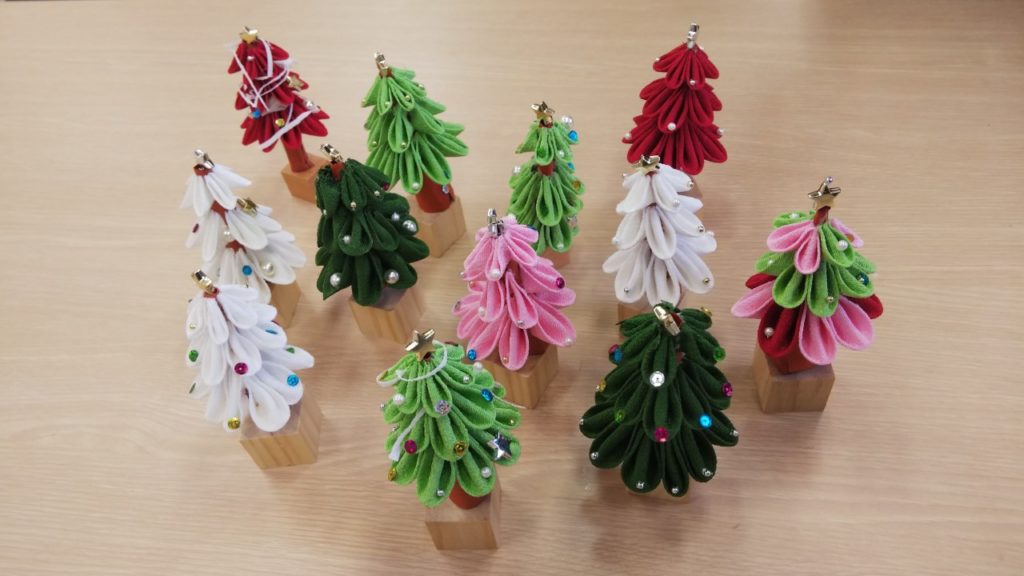 Xmasツリー つまみ細工つまみ細工で作るクリスマスツリー』 応用講座 銀座教室wacrafｔ