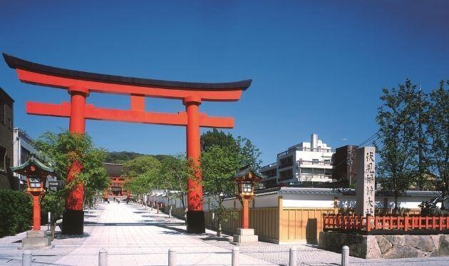 鎌倉 佐助稲荷神社 『千本鳥居と狐さま』が素晴らしい「出世・開運」のパワースポット - ぶらりうぉーか